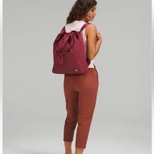 Lululemon Dual function backpack to tote bag 18l
